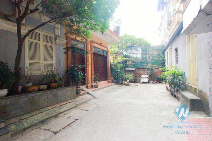 Quiet house with good quality for rent in Nghi Tam Street, Tay Ho, Hanoi